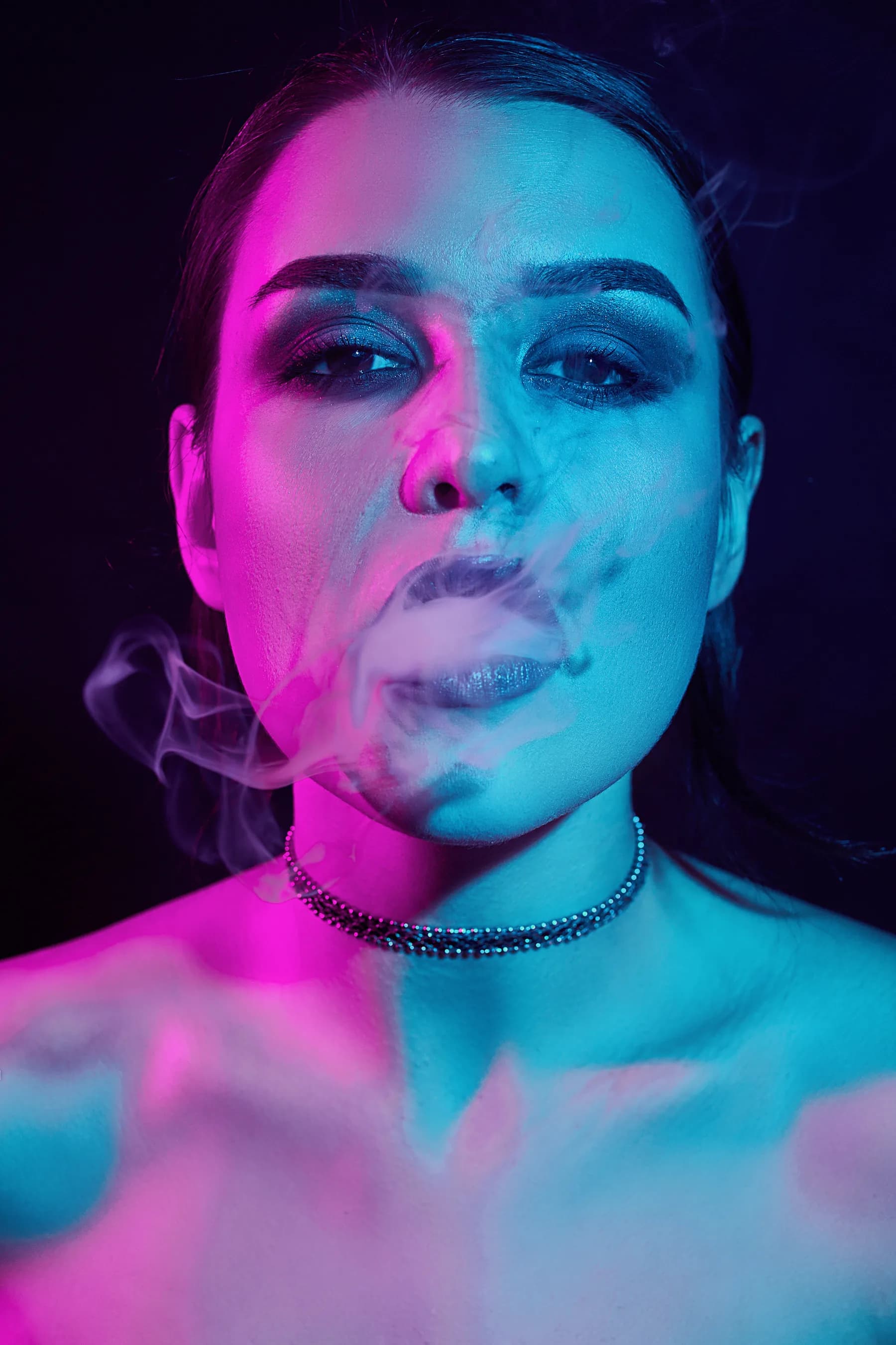 Retrato con Humo Neon Rosa y Azul