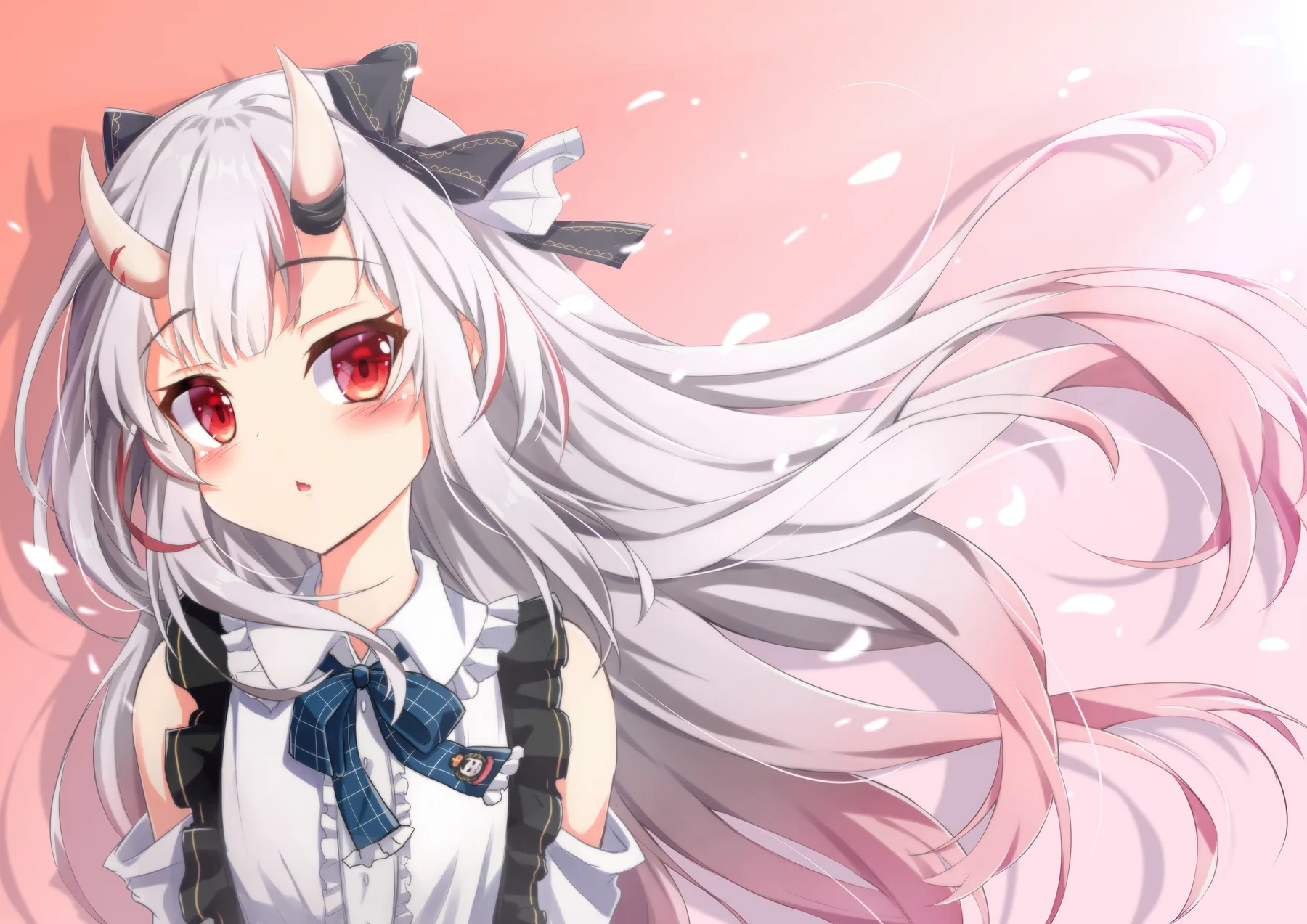 Vtuber oni de cabello blanco y cuernos