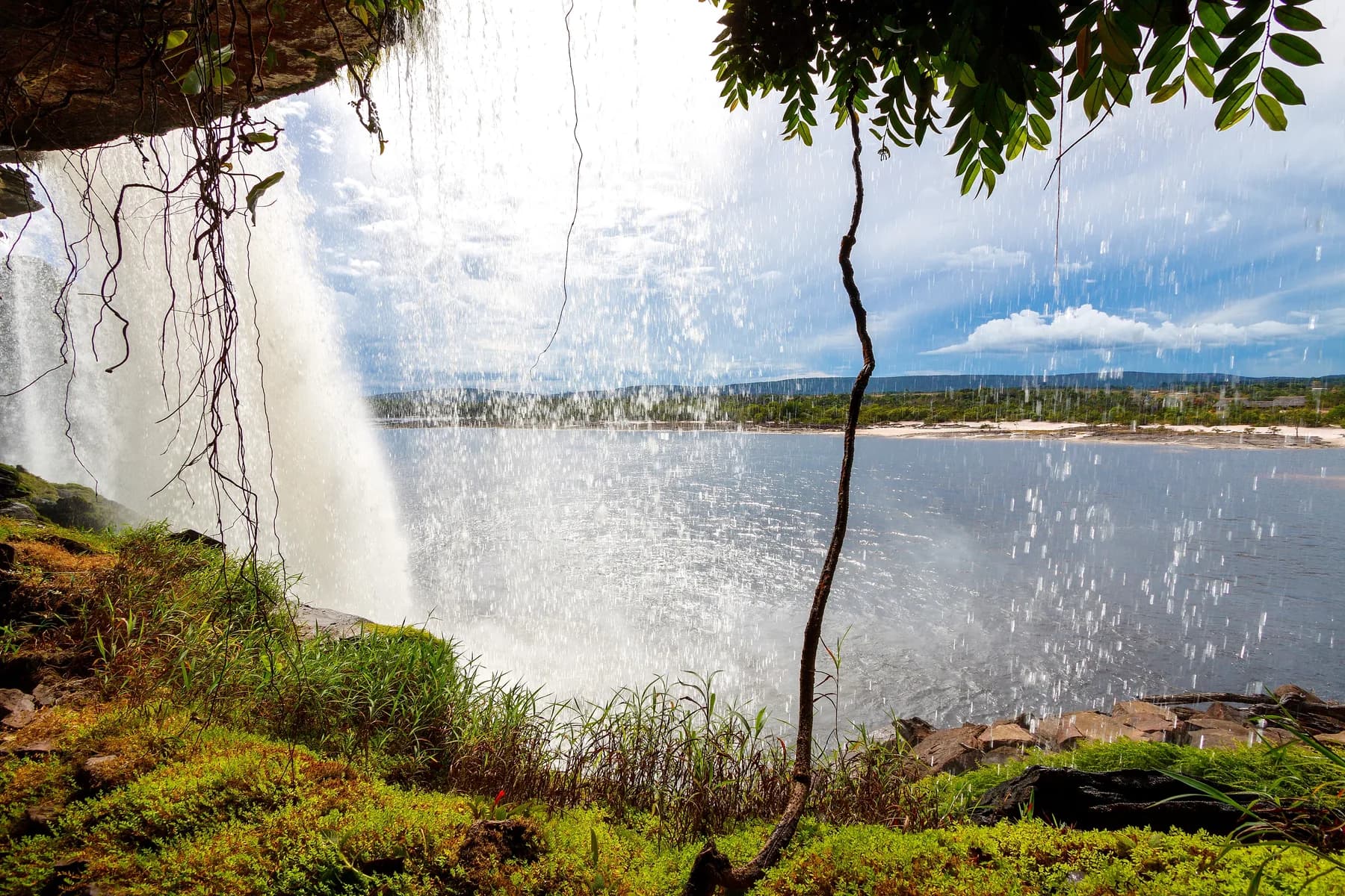 Laguna de Canaima Cascada