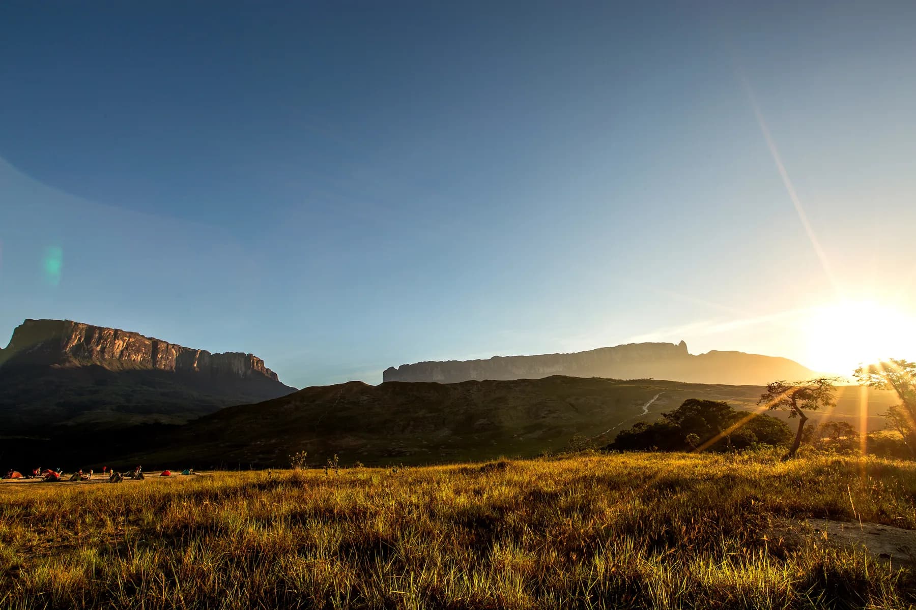 Roraima y Kukenan Sol Radiante